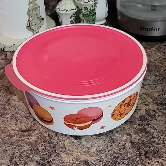 Tupperware Cookie Container - Picture 4 of 4